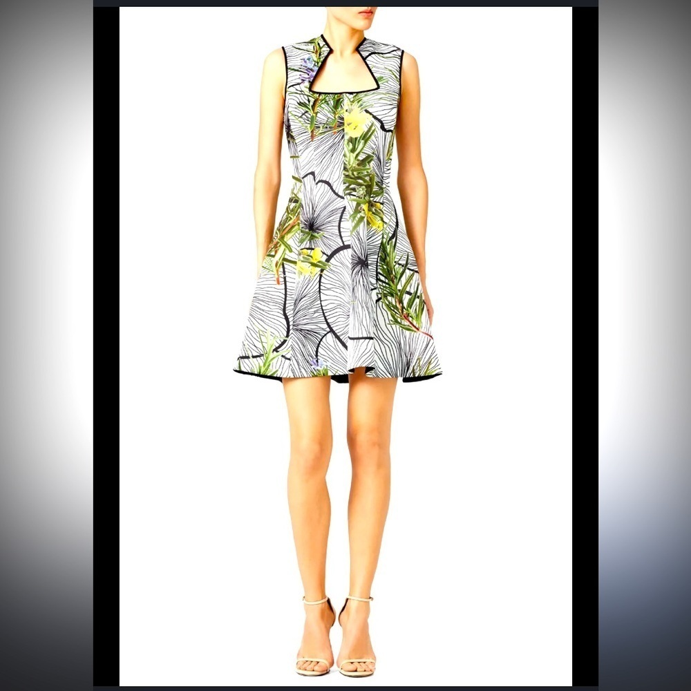 Floral Print Sleeveless Yigal Azrouël
Clockwork Floral Print Dress fall $900